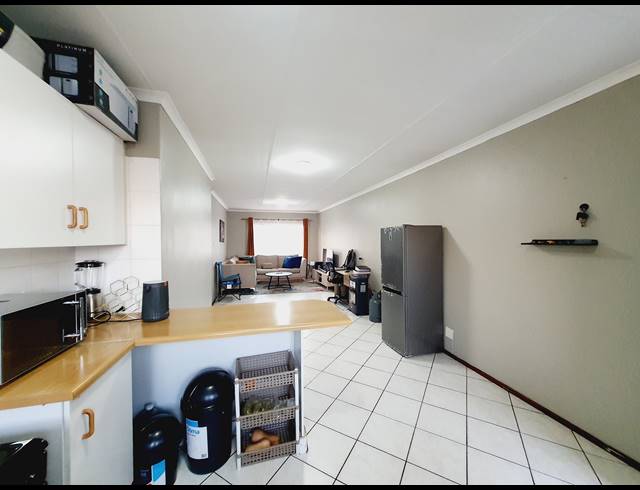 1 BEDROOM APARTMENT TO LET IN HALFWAY GARDENS